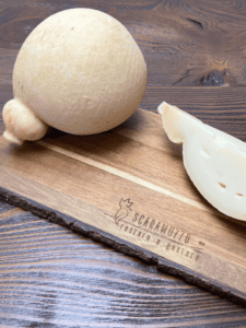 Caciocavallo stagionato